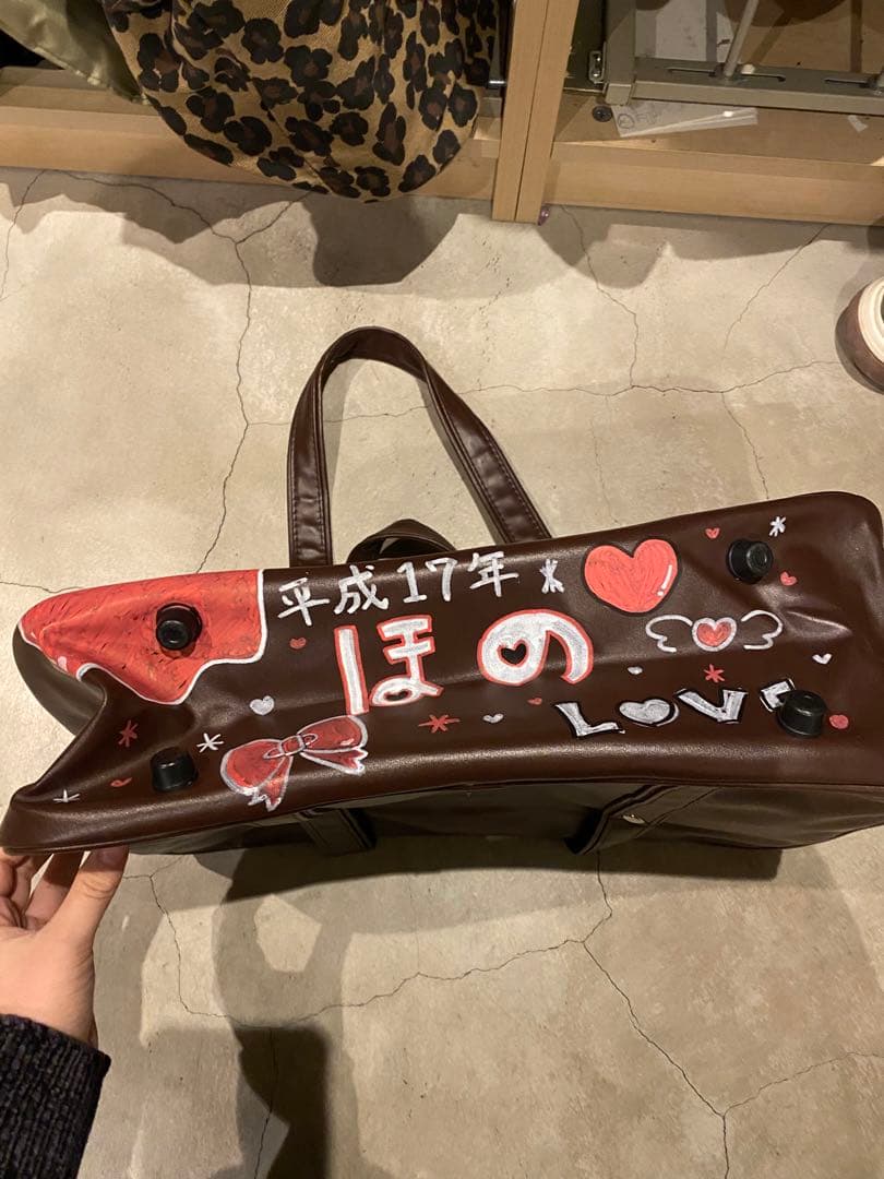 最強に可愛い🩷スクバ落書き7選 是非参考にしてね🫣❤️ 「@corazon__official」をつけて投稿してもらえると掲載されちゃうかも🫨♡@yum._.05 @lxqov @klquv_ @hiylv2 @iflojn @_______kr.17 @ayk._.22今回は素敵なお写真ありがとうございました🎀JKブランドJCの