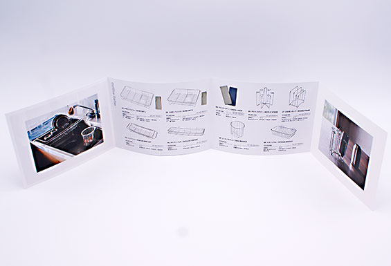 両観音開き加工の会社案内デザイン事例会社案内 パンフレット専科