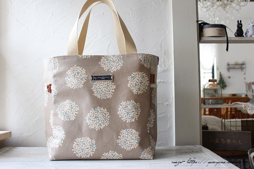 トートバッグをスマホのアプリでデザイン作成する