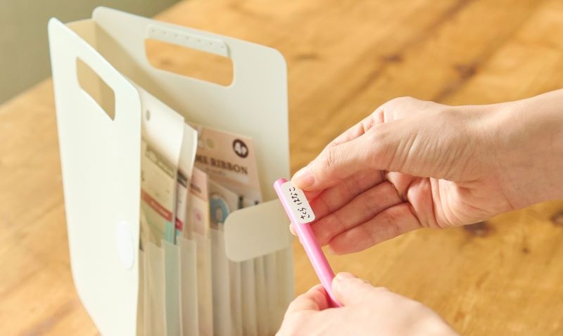 ダイソー パッと入れられて取り出しやすい！今までありそうでなかったシール収納 のりちゃん- エキスパート - Yahoo!ニュース