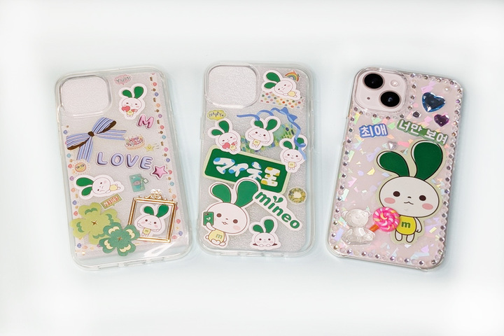 スマホケースにステッカーを挟むと可愛い。おすすめステッカーと実例写真