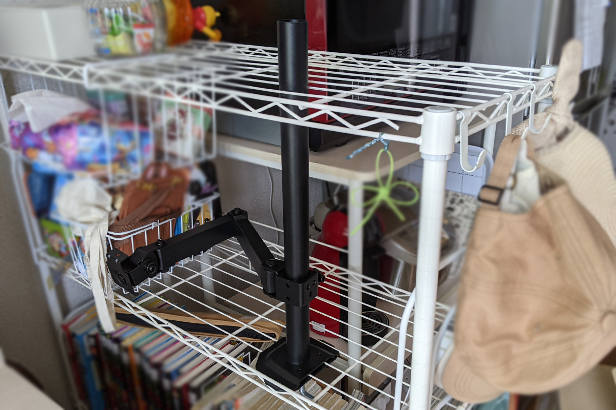 縦2画面用のモニターアームが3,980円、メタルラックのポールにモニターを設置できるアームも入荷 - AKIBA PC Hotline