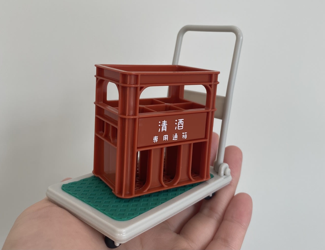 100均「衣装ケース風 小物入れ」の商品情報とサイズ・収納例。セリアとキャンドゥで販売 4965534329118