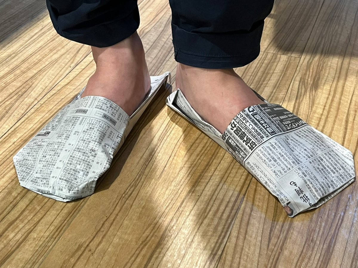 つくってみよう🌱新聞紙スリッパの作り方🌳