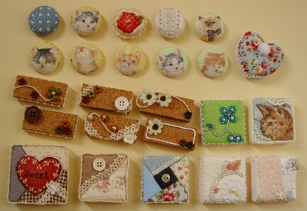 はっぱ🌿元保育士⋆関西2児ママ︴おもちゃ⋆あそび⋆100均⋆知育⋆育児ং 𓂃𓂃𓂃𓂃𓂃𓂃𓂃𓂃𓂃𓂃𓂃𓂃𓂃𓂃𓂃 今回は 手作りマグネットの作り方をご紹介！ シールは貼って切るだけなので本当に簡単♪ もう一つ絵本カバーで作りましたが お菓子の箱とか紙ならなんでもok