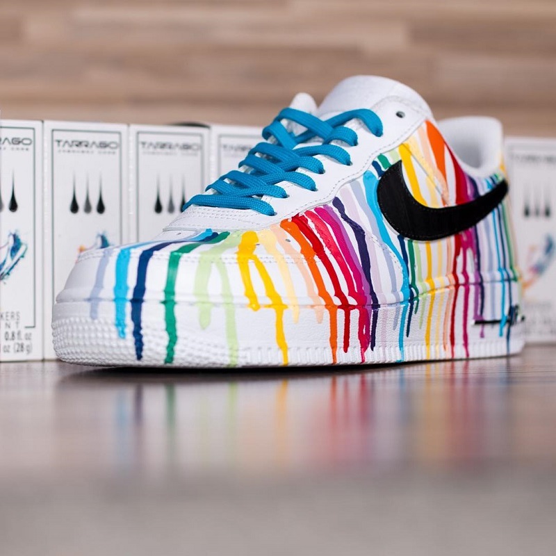 スニーカースプラッシュ：ユニークなデザイン体験