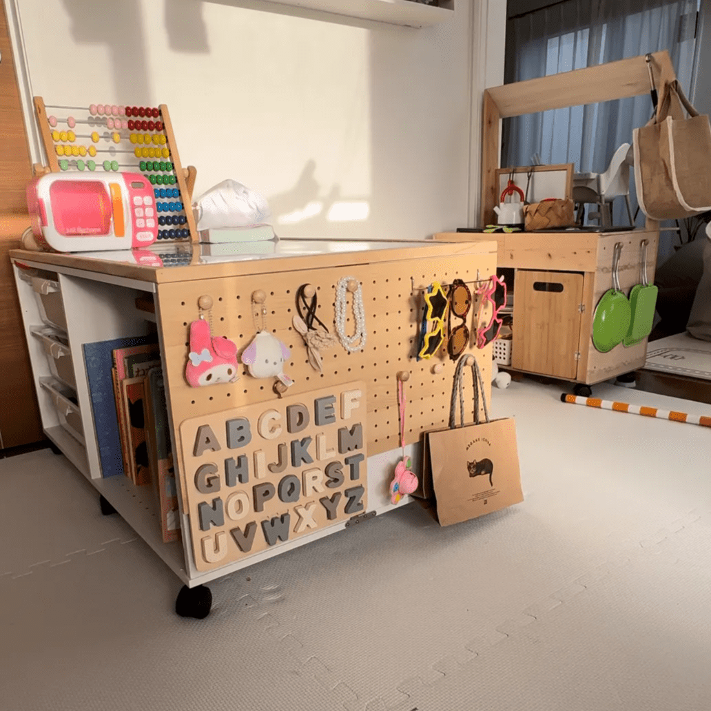 プレイテーブル」のアイデア 8 件プレイテーブル, 手作りおもちゃ, おもちゃ