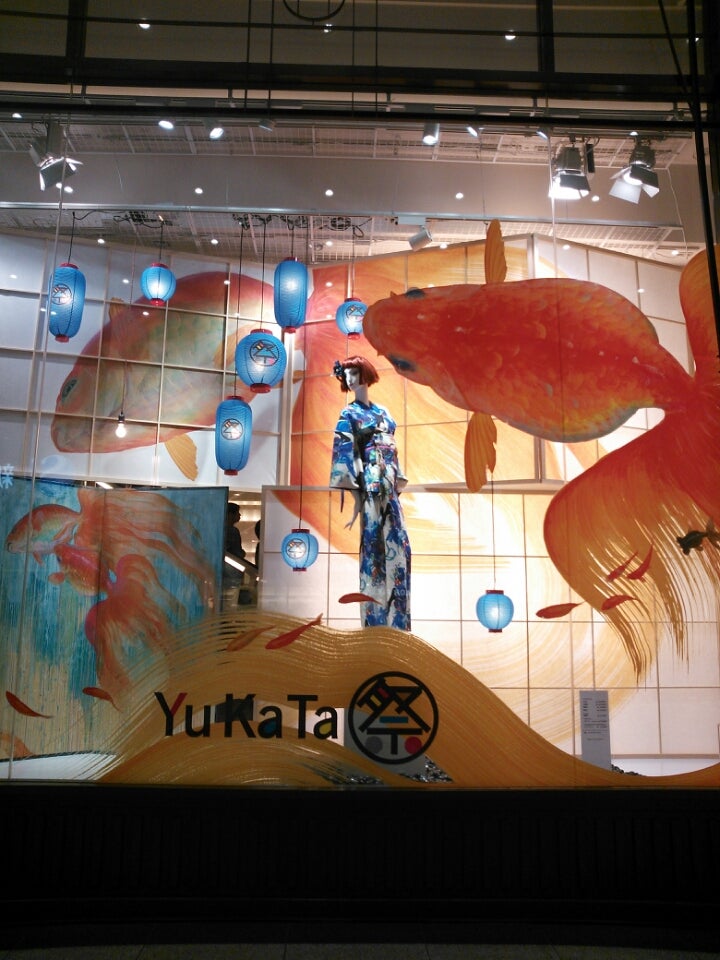 ウィンドウディスプレイを夏仕様に変更しました！お知らせ伊勢美人本舗 - 伊勢神宮内宮「おはらい町」で和の伝統と新しさを調和したすてきな小間物を扱うお店