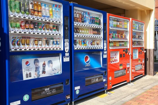 フリー素材 街中の自動販売機 3枚背景イラストみんちりえ