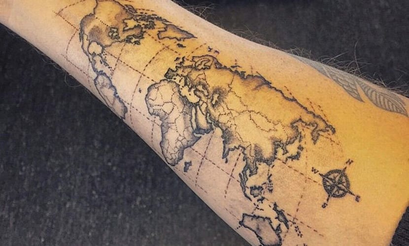 独立したコアラとオーストラリア地図のタトゥーデザイン – Tattoos Wizard Designs
