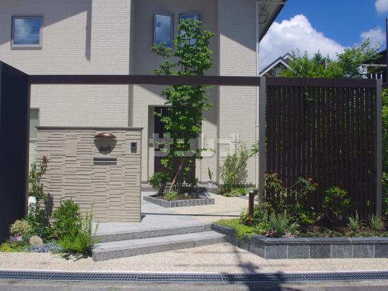 ユニークなアプローチ灯の和モダンデザイン 草津市京阪グリーン滋賀・京都・大阪のエクステリア・ガーデン・外構工事