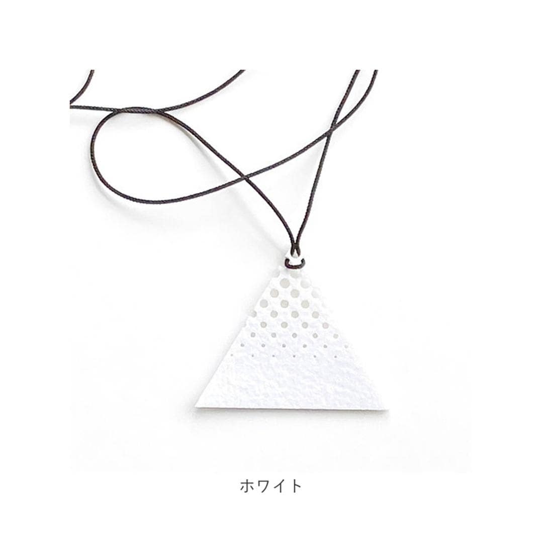 楽天市場 三角モザイクタイル シート販売 全7色。内装壁のＤＩＹに 72粒 おしゃれなデザイン、かわいい色と模様 円形 花模様レトロモダン風。キッチン・玄関・テーブル・洗面所のリフォームにＯＫ。壁建材・日本製・磁器質・美濃焼・耐凍害 : タイル通販 タイルオンライン