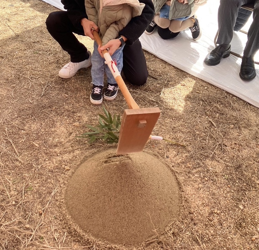 駐車場改修工事中！～鋤取り～ – 豊田市の外壁塗装 外壁リフォーム ・屋根塗装は桜島塗装