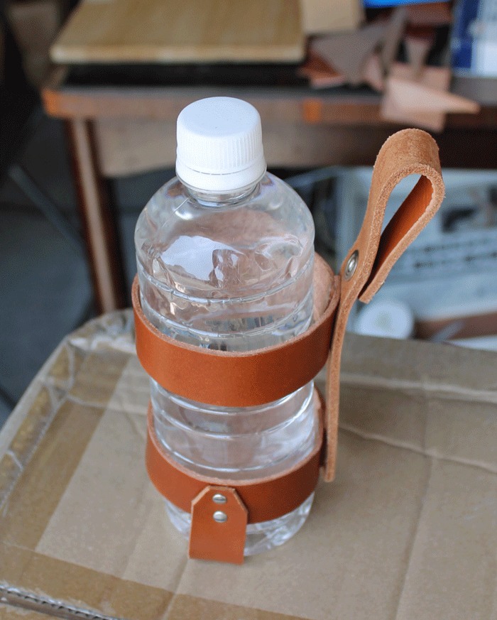 ボトルホルダーの作り方 DAISO万能ベルトで簡単にできちゃた！つくるちゃんの作り方ブログ