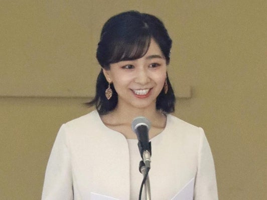 AKB48新センター佐藤綺星、20歳誕生日当日でサプライズ祝福 ドラマ初出演＆主演抜擢に意気込み「今の自分なりに精一杯」【星屑テレパス】 -