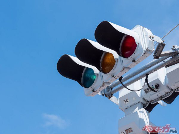 最新の信号機の動向