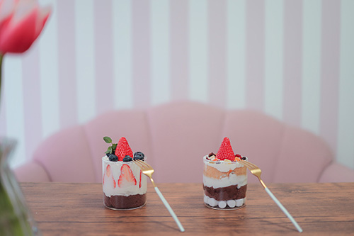 アートでおしゃれ！ちょっとシックなフローラル無料背景素材 EPSｘ4－ Free-Style – ALL FREE