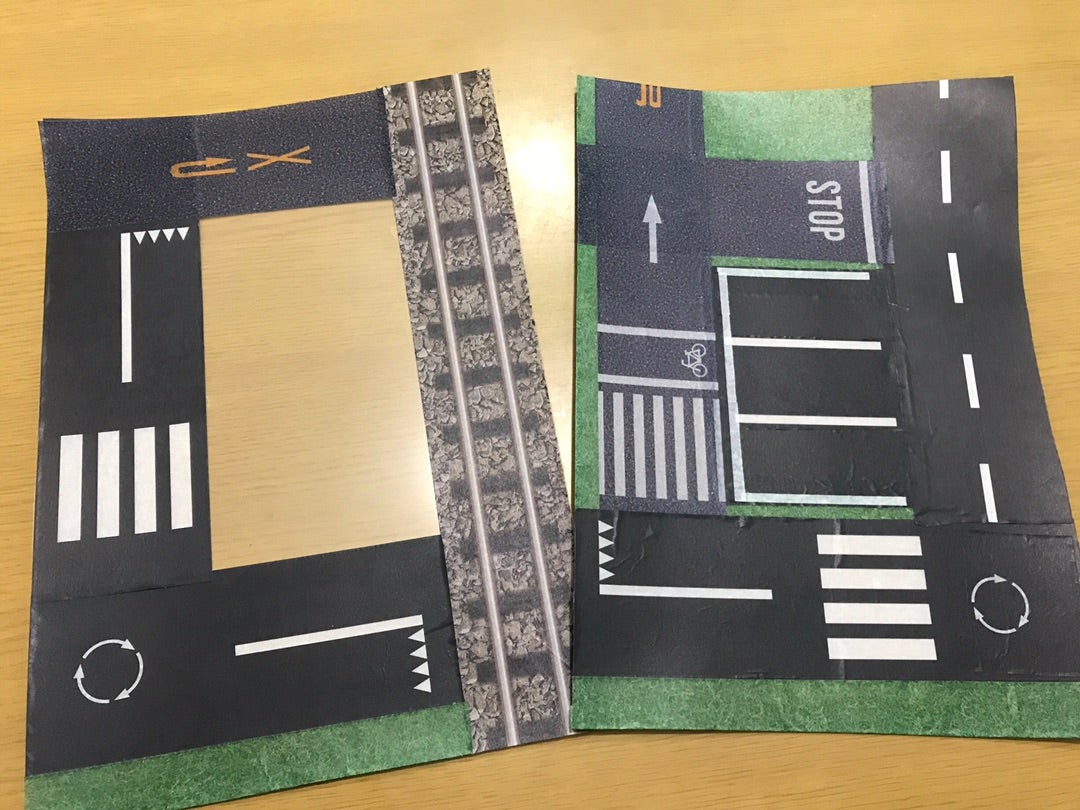 Amazon.co.jp: マスキング テープ 道路柄 線路 滑走路 4巻入 自分で道をつくれる おもちゃ 遊び インテリア ミニカー遊び シール :文房具・オフィス用品