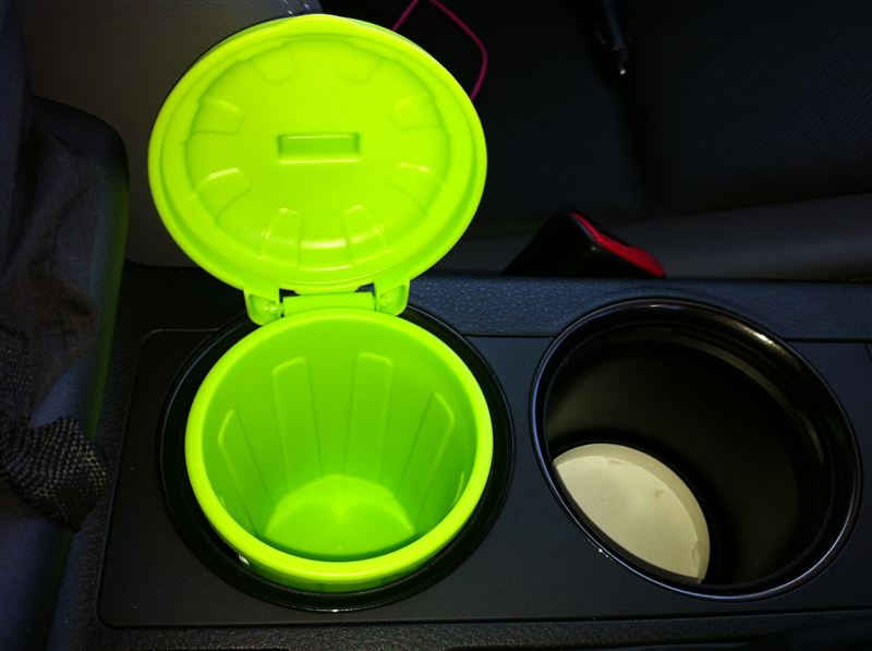 100均のゴミ箱はおうちや車で大活躍！意外なリメイク術もご紹介