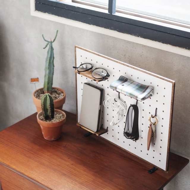 ダイソー 有孔ボードのサイズやフックの種類と活用方法を紹介