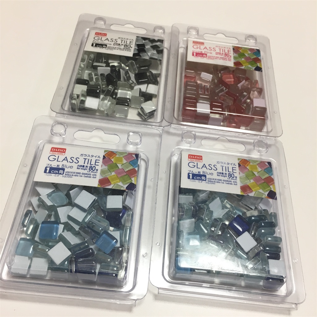 気軽に買えて無限に活用♡ダイソーのガラスタイルの魅力RoomClip mag暮らしとインテリアのwebマガジン