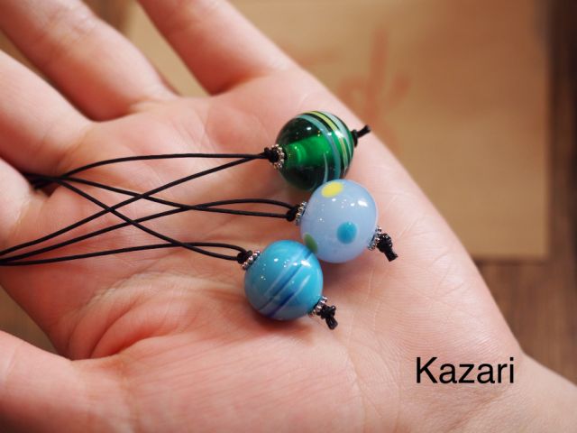 とんぼ玉 組紐 根付ストラップ くすみグリーン紐- とんぼ玉とガラスビーズのアイビークリエイトminne byGMOペパボ国内最大級のハンドメイド・手作り通販サイト