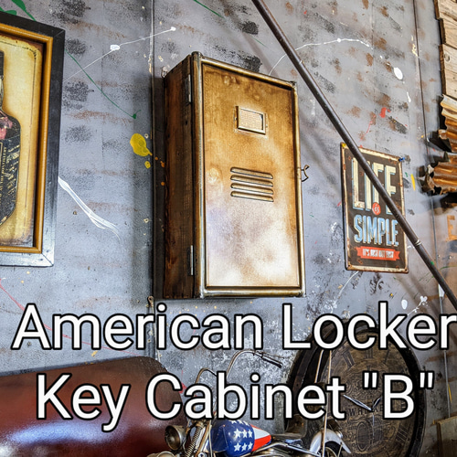 ロッカーをデコるってなんだかアメリカっぽくね?w : ま そういうこったい XP