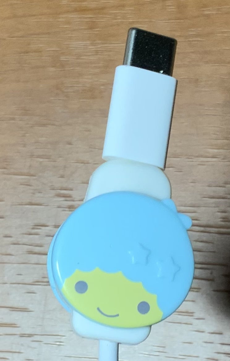 ダイソーのコレつけとくと便利だよ～！ケーブルがダメになっちゃう人は必須！可愛く守れるグッズmichill byGMO ミチル