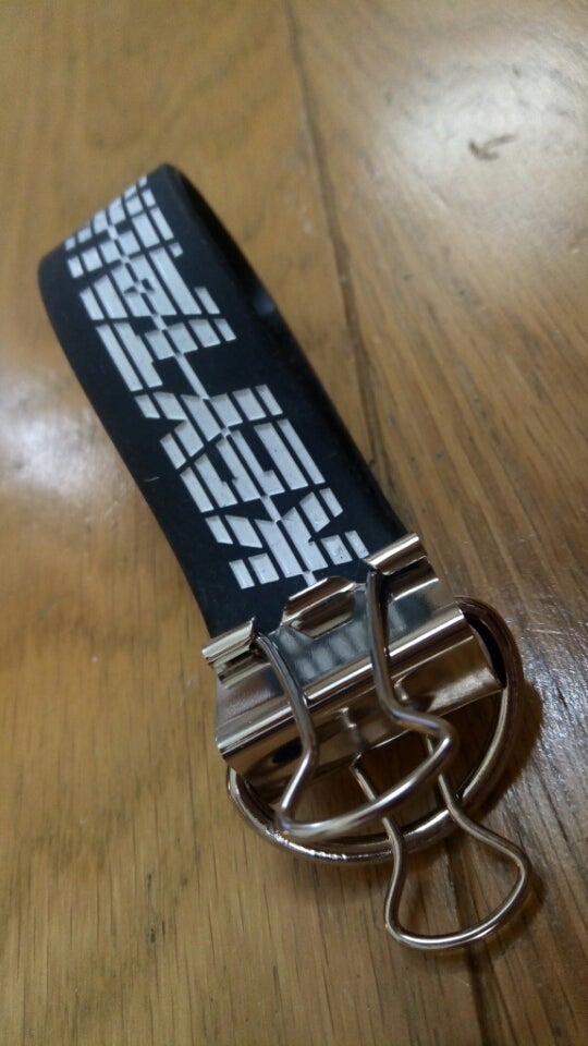 ビーズストラップとキーホルダーの作り方