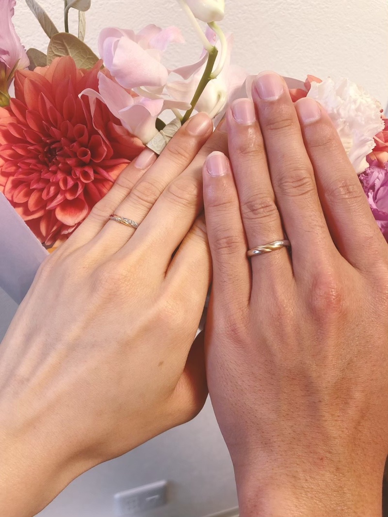 ピンク ゴールドのグリッター。ピンクの背景にピンクのゴールドラメで右下。華麗なベクター イラストです。のイラスト素材・ベクター Image87213496