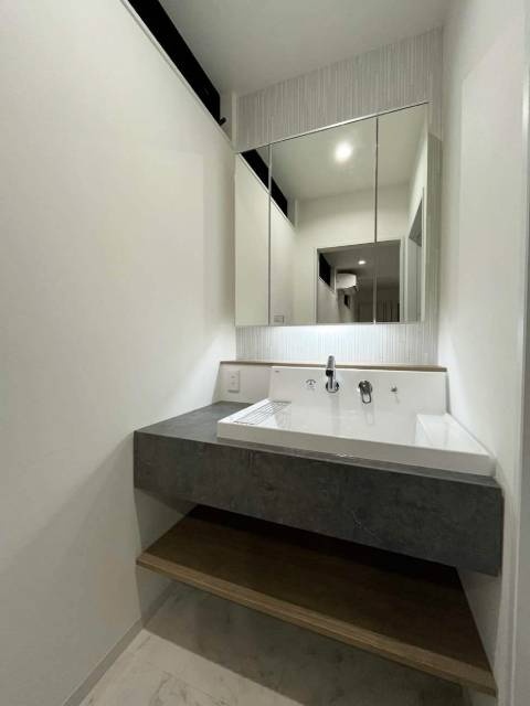 楽天市場最大5万円クーポン有リクシル 洗面化粧台 750 ピアラ 引出タイプ 3面鏡 スリムLED照明 曇り止めコート付 全収納 75cmシングルレバー微細シャワー水栓 仕切りトレイ アレンジトレイ 扉裏ポケット 扉スタンダード : 住設ショップHARUTAS