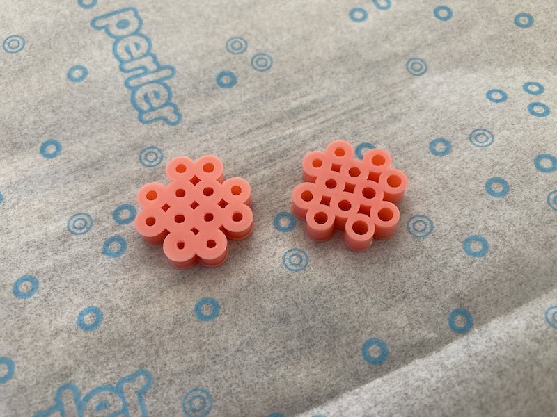 seinatouchアイロンビーズ図案半分 クジラとシャチキーホルダー 追加可能の通販 by seinatouch's shopラクマ