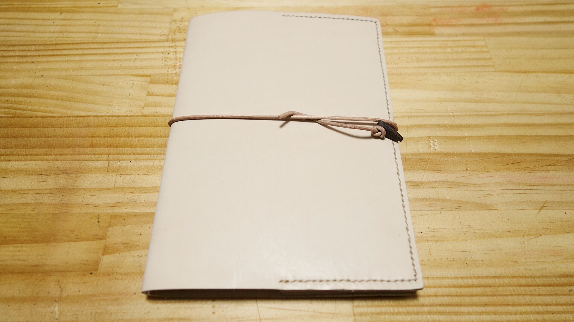 iPhoneSEの手帳型ケースの作り方簡単に作れるレザークラフト入門講座 ほこるる