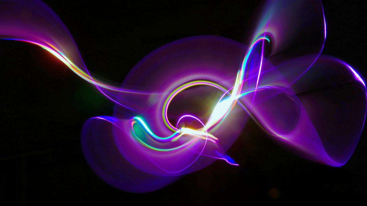 iPhone使って暗闇で幻想的な光のお絵かきが楽しめるねとらぼ