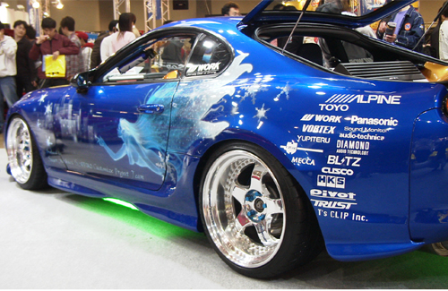 塗装じゃないのよ痛車は！フロントガラスは厳禁！痛車ステッカーの秘密と作法