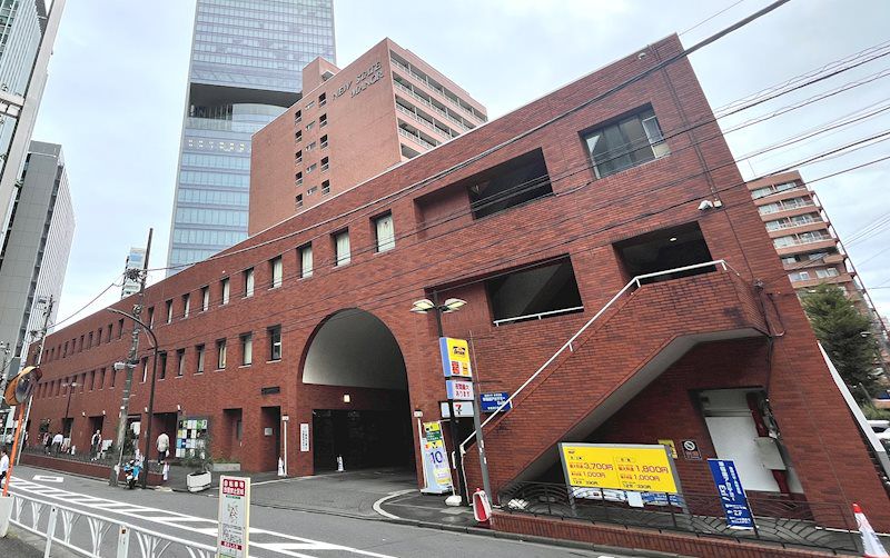 トー横キッズたちはどこへ？ 「東急歌舞伎町タワー」開業日、目の当たりにした“光と影” |